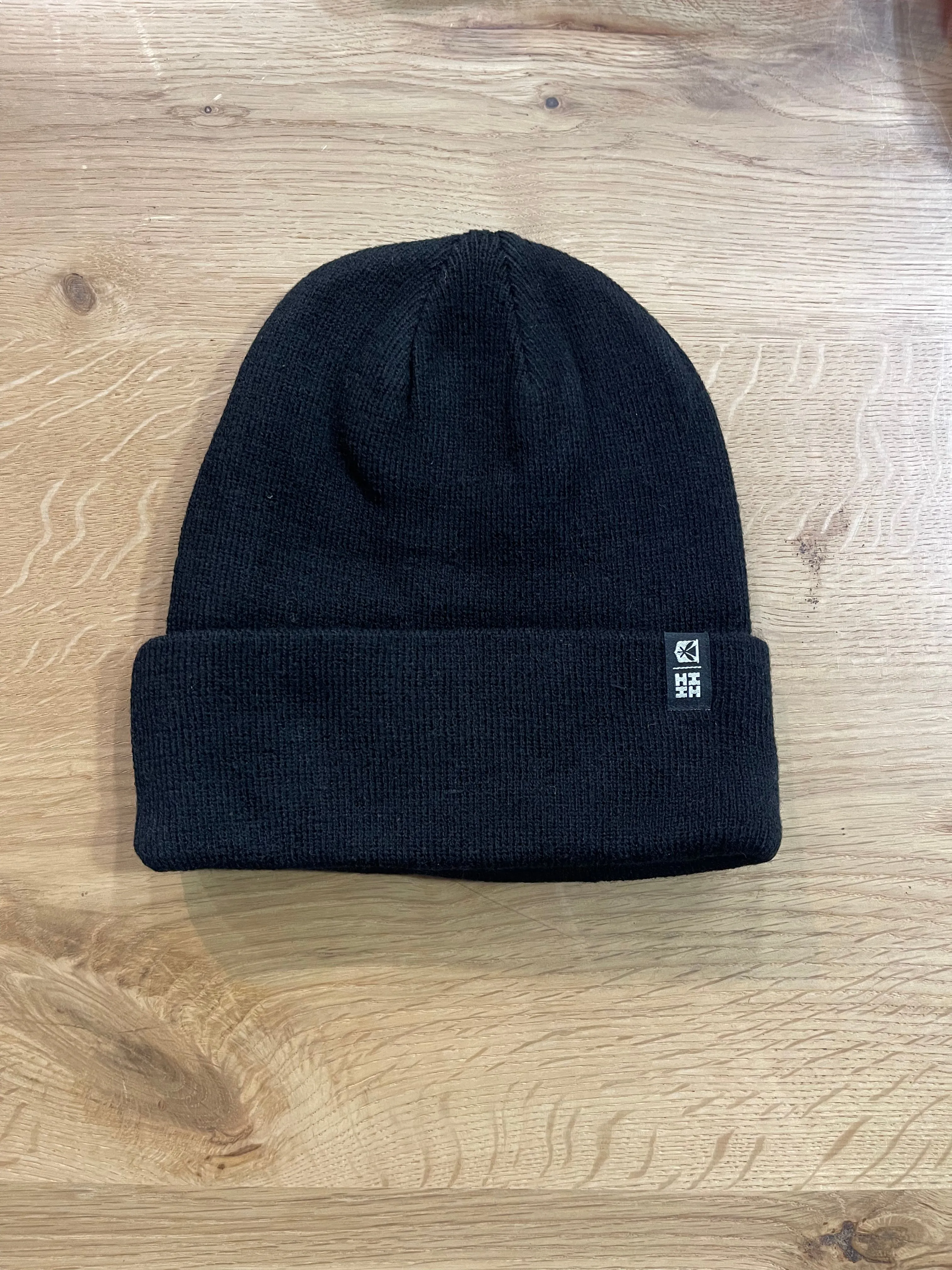 BLACK SIMPLE LOGO BEANIE