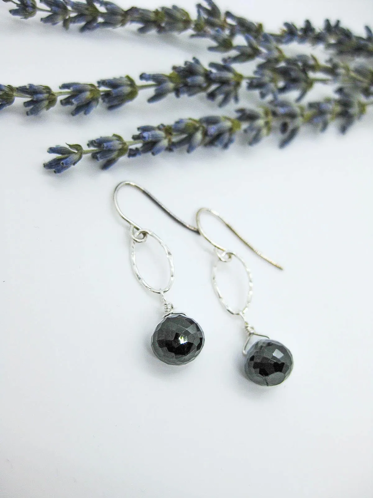 Chrysanthe: Black Spinel Earrings - e472