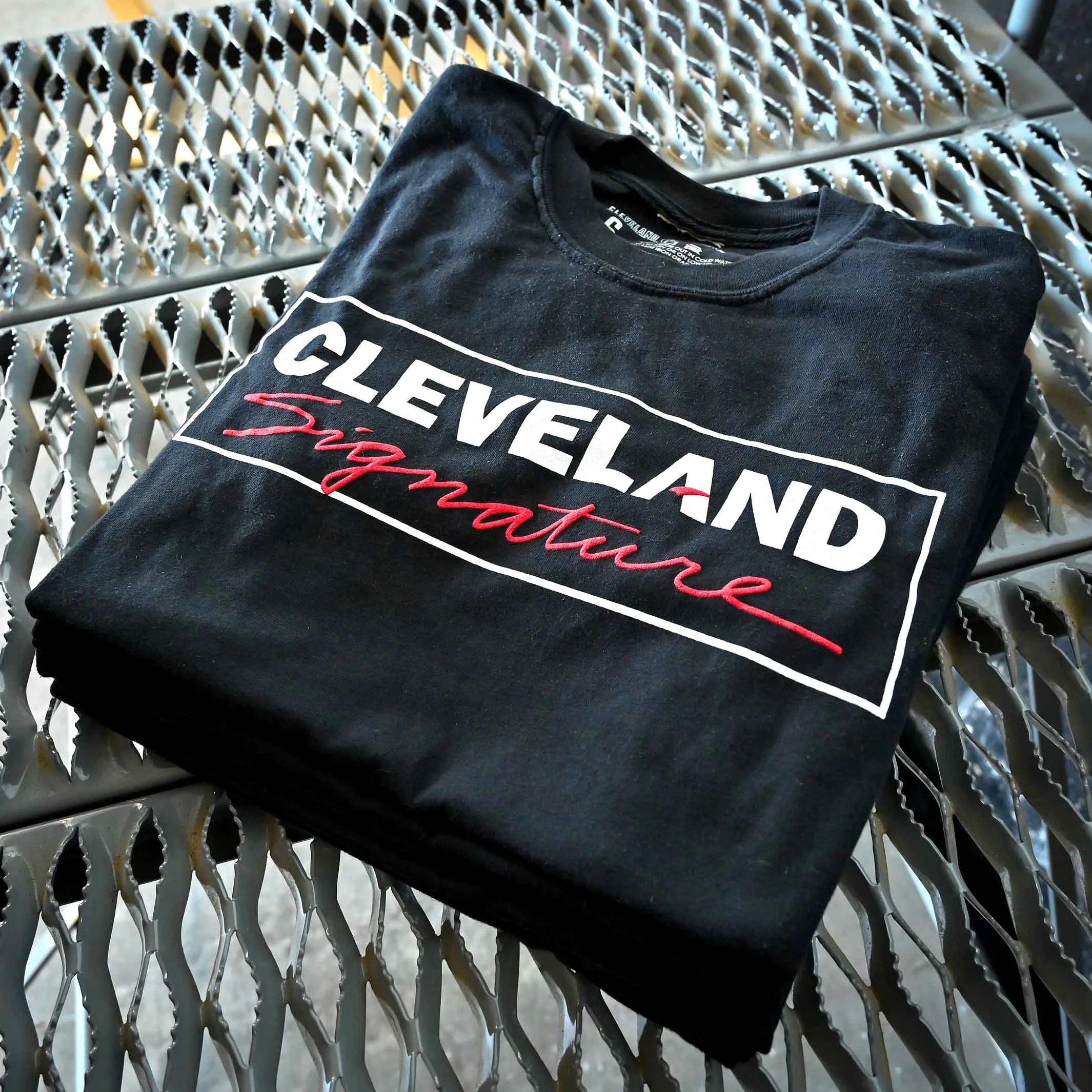 Cleveland Signature - Unisex Crew T-shirt