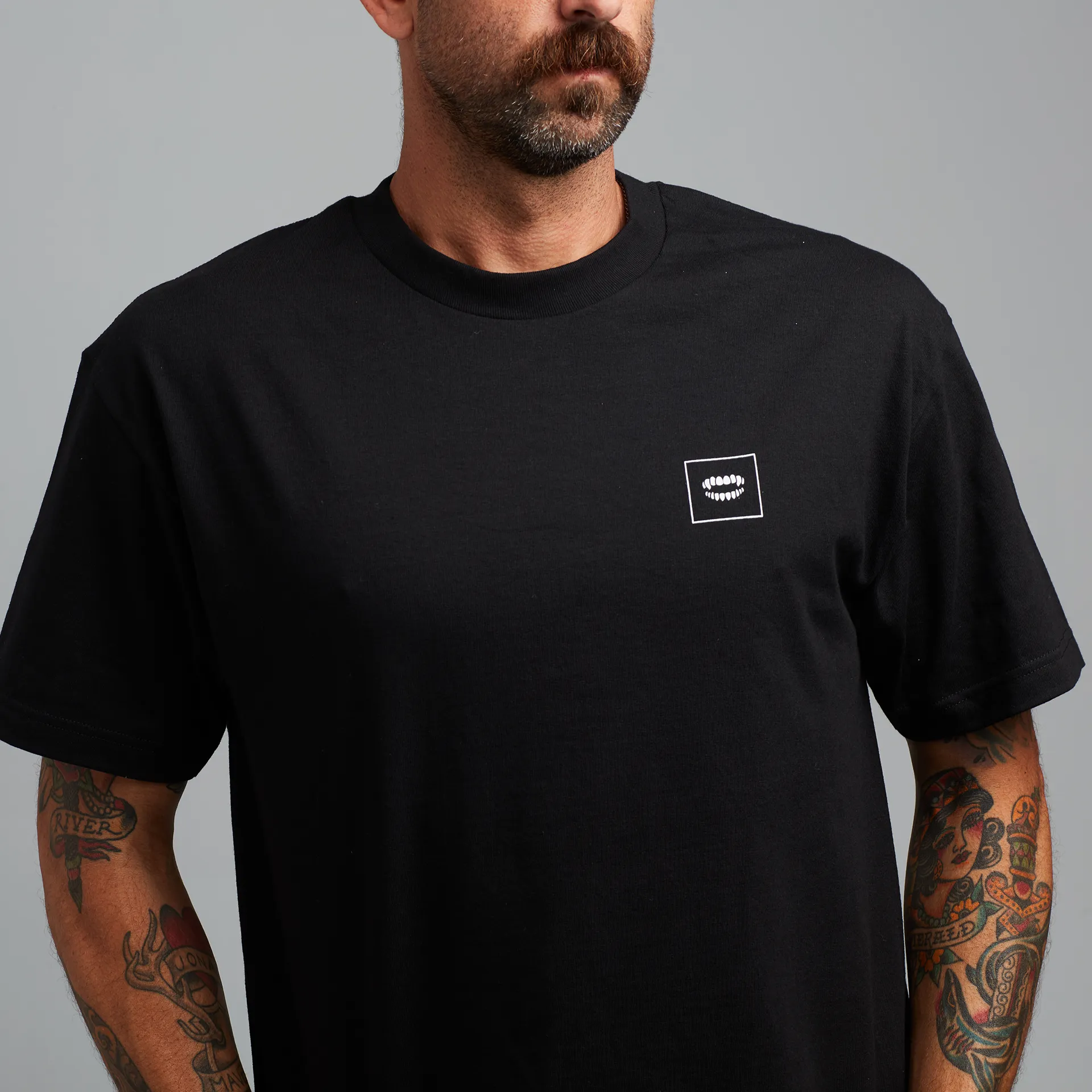 Logo Tee [black]