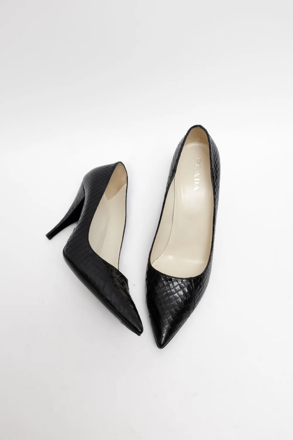 PRADA 39 1/2 BLACK LEATHER POINTY PUMPS